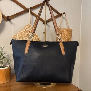 Coach Ava Tote black with tan, crossgrain leather EUC